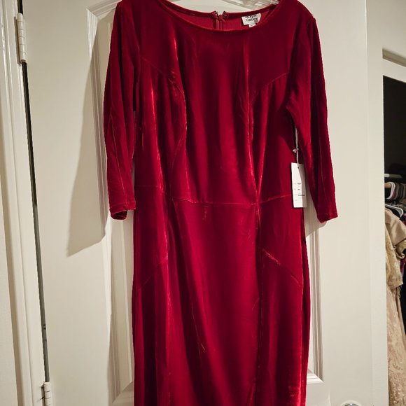 Unique Vintage Burgandy Velvet Sleeved Mod Wiggle Dress - Picture 1 of 5